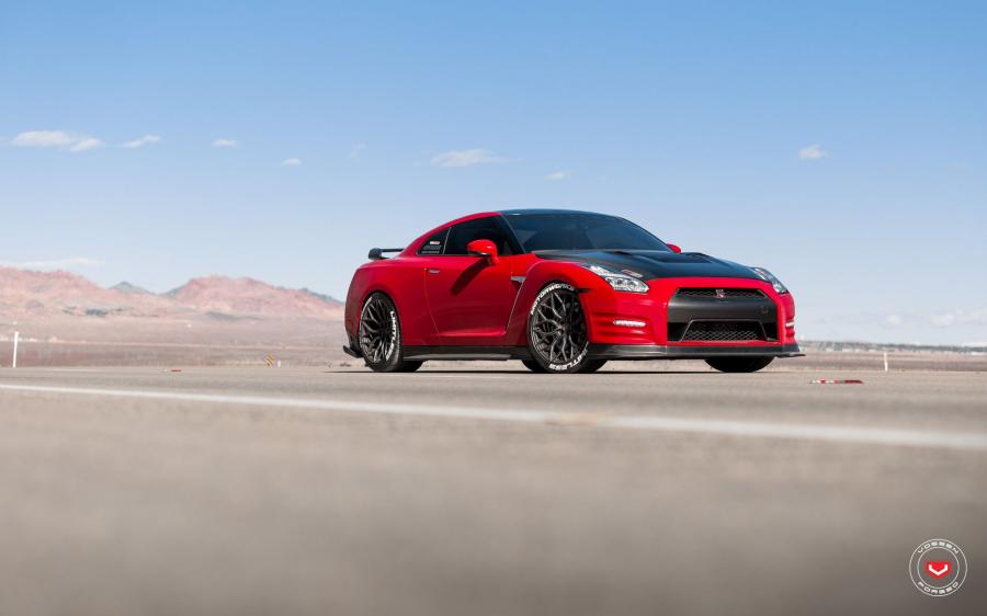  Nissan GT-R on Vossen Wheels (S17-01) 2017 года  (фото 5 из 8)